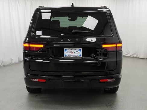 Used 2024 Jeep Wagoneer Series II AWD/4WD image 39
