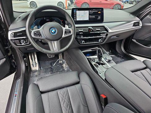Certified 2023 BMW 530e w/ M Sport Package image 16