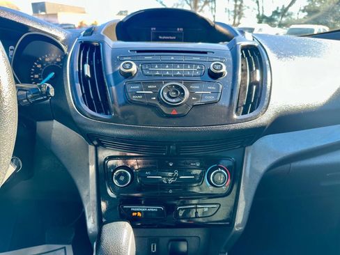 Used 2018 Ford Escape S image 24