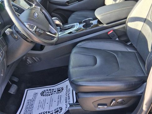 Used 2016 Ford Edge Titanium w/ Equipment Group 301A AWD/4WD image 7