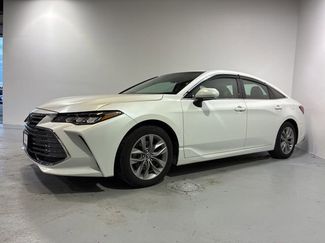 Used 2020 Toyota Avalon XLE video 3