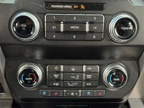 Used 2019 Ford F150 Platinum w/ Equipment Group 701A Luxury image 18