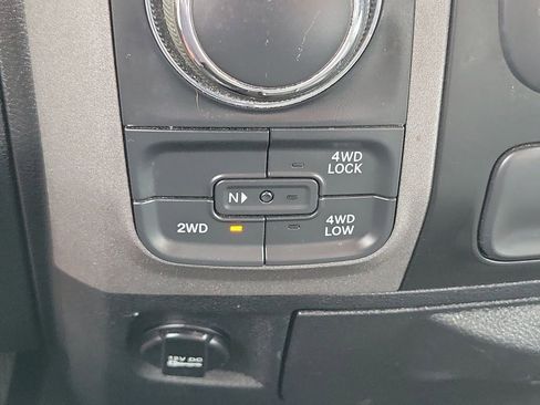 Used 2017 RAM 1500 Express AWD/4WD image 13