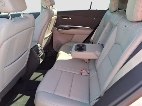 Used 2019 Cadillac XT4 Luxury w/ Cold Weather Package AWD/4WD image 14