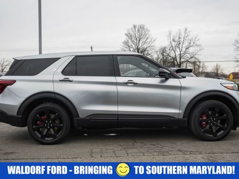 Used 2022 Ford Explorer ST w/ Equipment Group 401A image 3