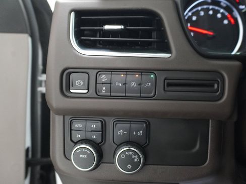 Used 2021 Chevrolet Tahoe Z71 AWD/4WD image 12