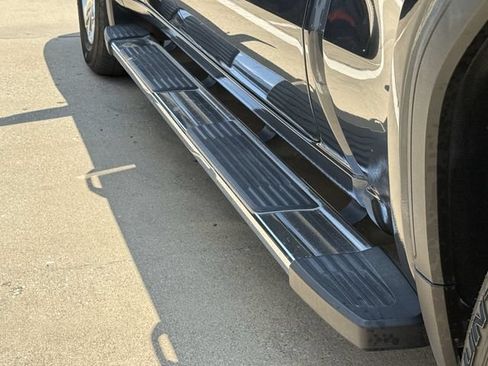 Used 2019 GMC Sierra 1500 SLT RWD image 8