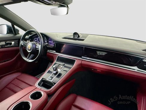 Used 2023 Porsche Panamera 4 AWD/4WD image 31