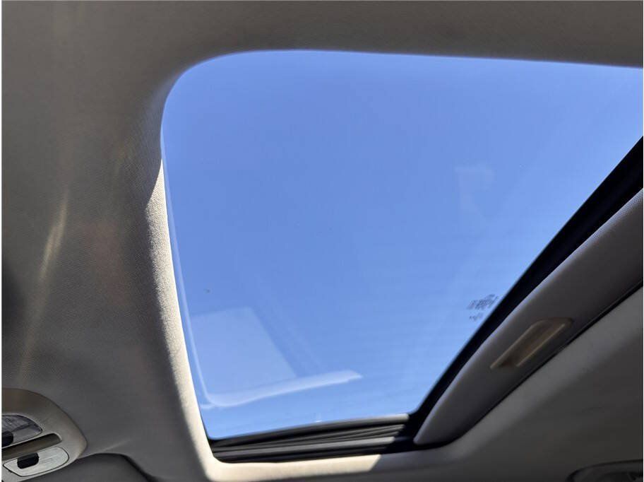 Used 2012 Ford Fusion Hybrid FWD image 18