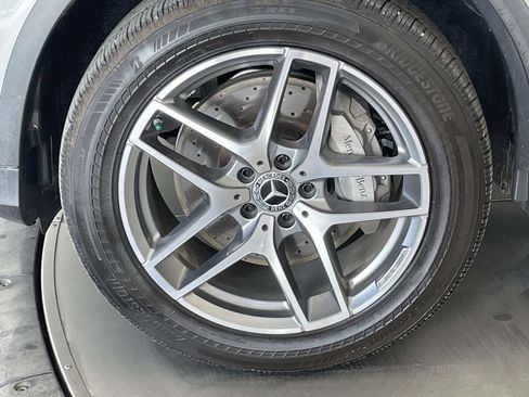 Used 2019 Mercedes-Benz GLC 300 4MATIC image 11