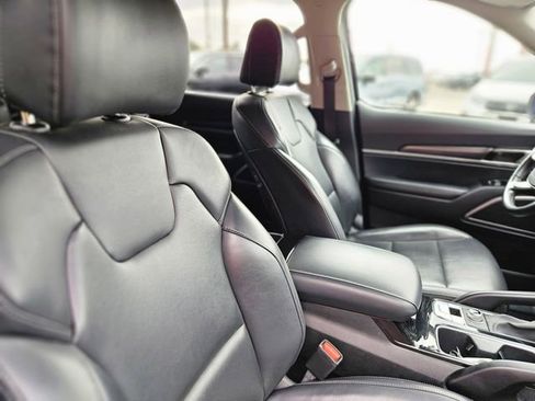 Used 2025 Kia Telluride S AWD/4WD image 14