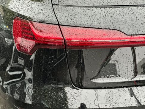 Used 2023 Audi e-tron Premium w/ Convenience Plus Package image 25