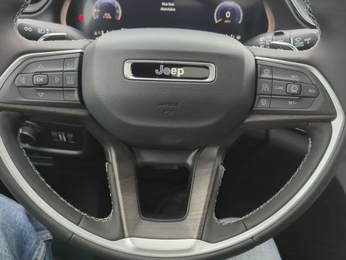 New 2026 Jeep Grand Cherokee Altitude AWD/4WD image 17