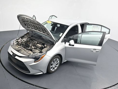 Used 2023 Toyota Corolla LE FWD image 40