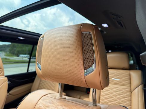 Used 2022 Cadillac Escalade ESV Sport w/ Touring Package AWD/4WD image 11