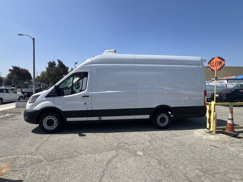 Used 2023 Ford Transit 250 148 High Roof Extended RWD image 4