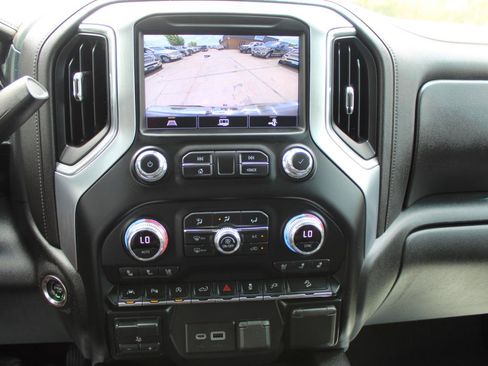 Used 2021 GMC Sierra 1500 SLT AWD/4WD image 30