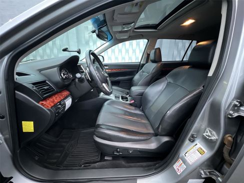 Used 2011 Subaru Outback 2.5i Limited image 10