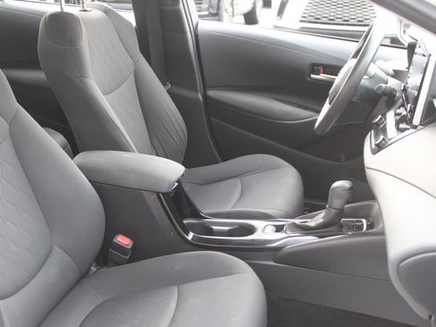 Used 2020 Toyota Corolla LE FWD image 25