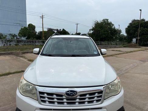 Used 2012 Subaru Forester 2.5X Premium AWD/4WD image 2