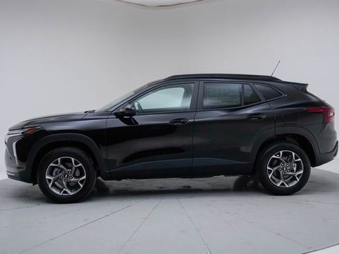 New 2026 Chevrolet Trax LT w/ LT Convenience Package image 3