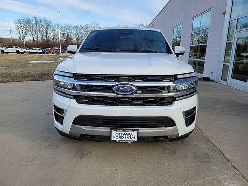 Used 2023 Ford Expedition Max Limited image 3