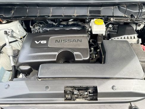 Used 2024 Nissan Pathfinder SL AWD/4WD image 32
