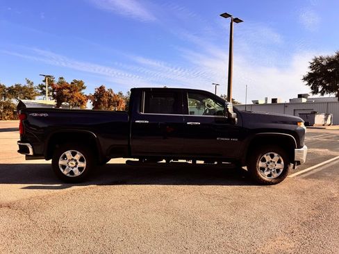 Used 2022 Chevrolet Silverado 2500 LTZ w/ LTZ Convenience Package image 9