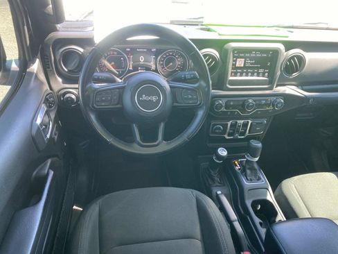 Certified 2022 Jeep Gladiator Sport image 18