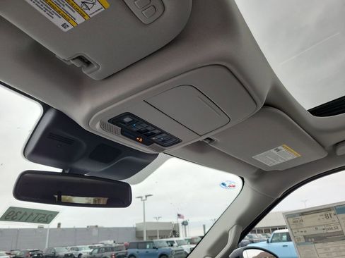 New 2025 Ford Expedition Active image 30