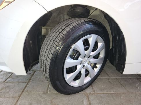 Used 2025 Toyota Corolla LE image 30