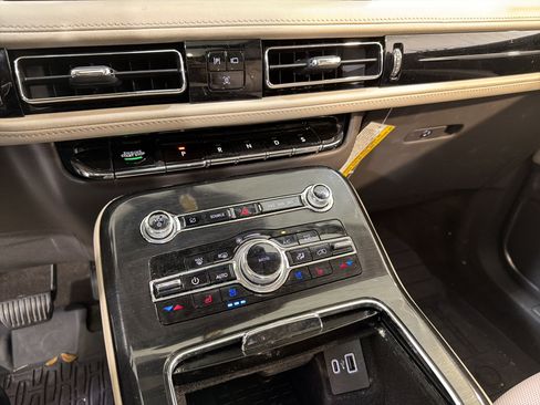 Used 2023 Lincoln Nautilus Reserve w/ Class II Trailer Tow Package image 20