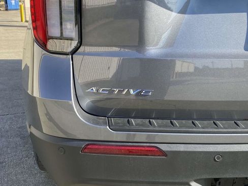Used 2025 Ford Explorer Active RWD image 5