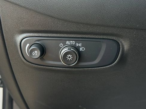 Used 2024 Chevrolet Equinox LT FWD image 13