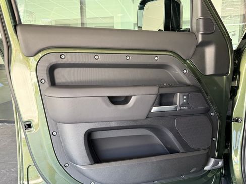 New 2026 Land Rover Defender 110 X-Dynamic SE AWD/4WD image 23