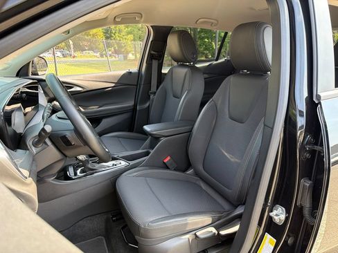 Used 2025 Buick Encore GX Preferred FWD image 23