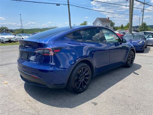 Used 2024 Tesla Model Y Long Range AWD/4WD image 5