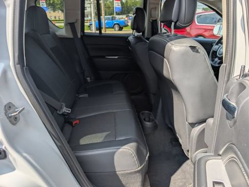 Used 2014 Jeep Compass Latitude AWD/4WD image 17