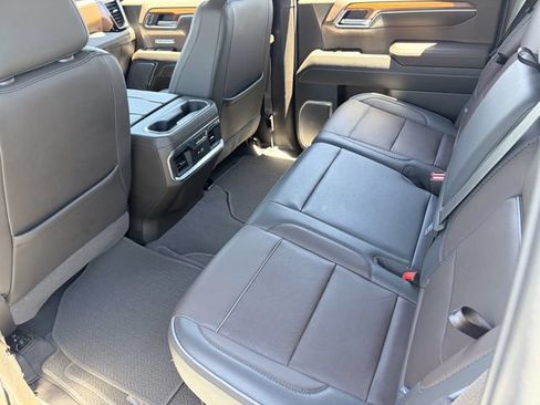 Used 2023 GMC Sierra 1500 Denali w/ Technology Package AWD/4WD image 17