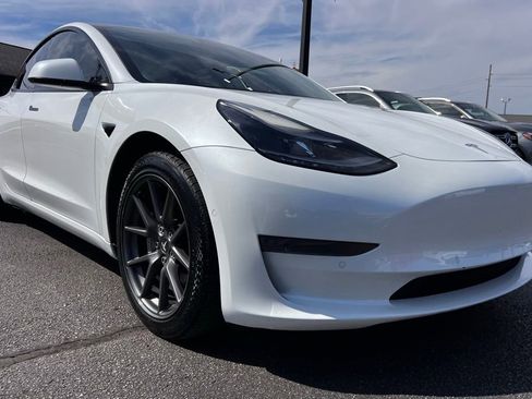 Used 2021 Tesla Model 3 Standard Range Plus image 11
