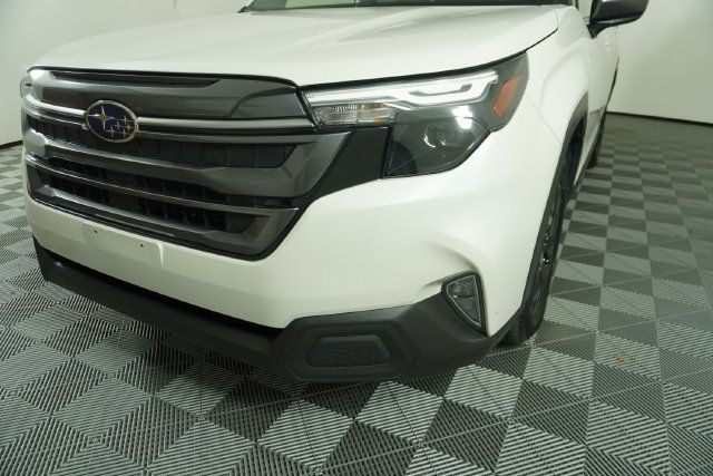 Certified 2025 Subaru Forester Premium AWD/4WD image 11