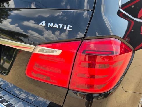 Used 2015 Mercedes-Benz GL 450 4MATIC w/ Appearance Package image 9