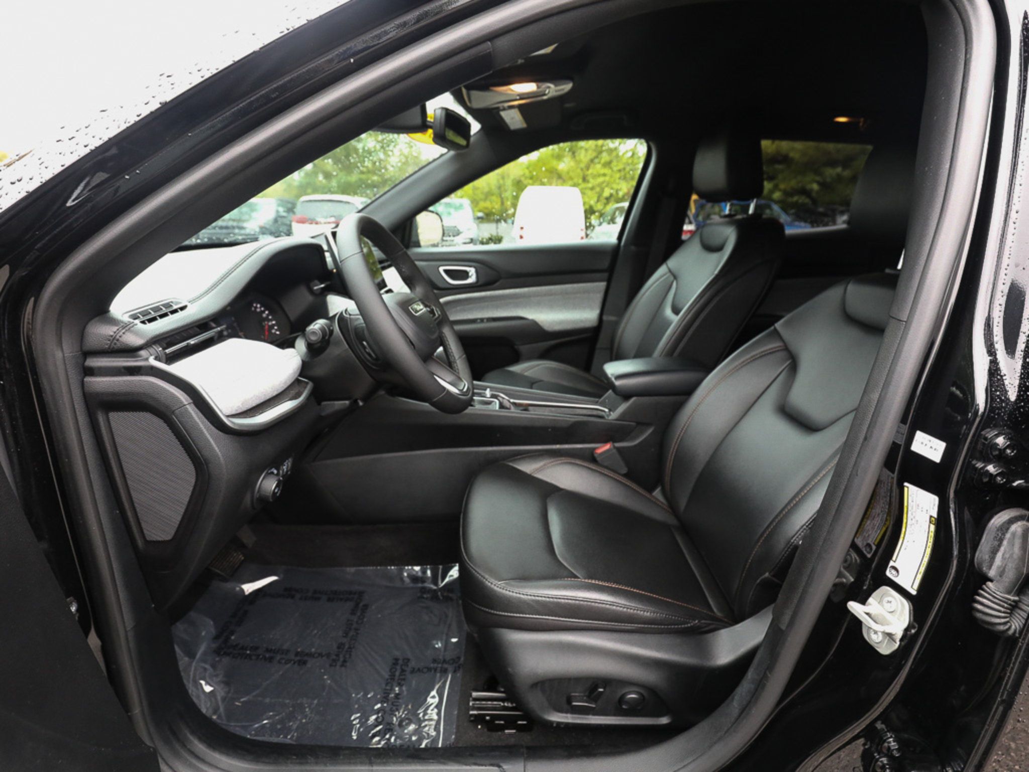 Used 2023 Jeep Compass Latitude AWD/4WD image 12