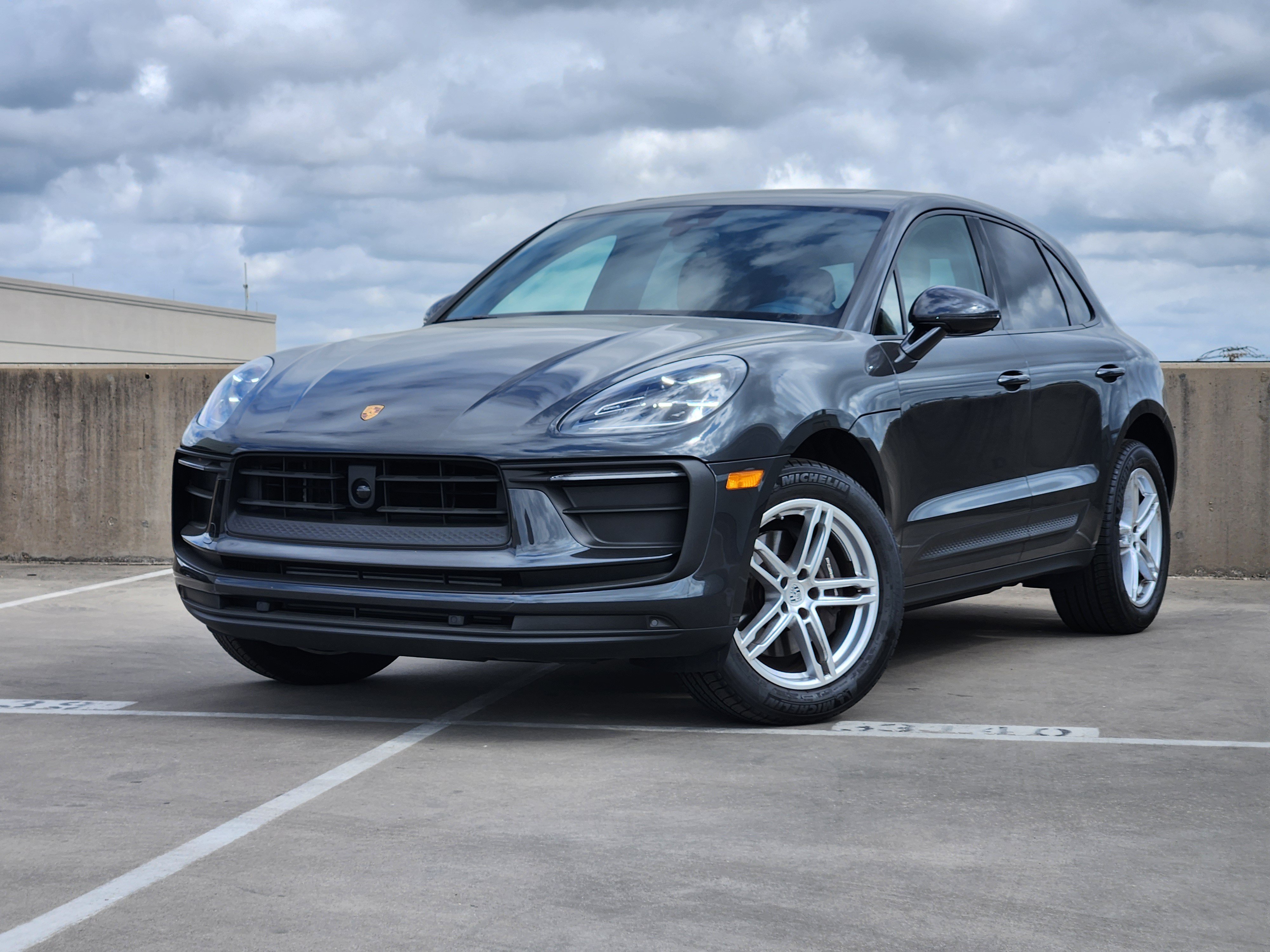 Certified 2026 Porsche Macan AWD/4WD image 1