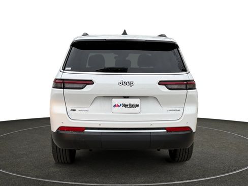 Used 2021 Jeep Grand Cherokee L Laredo w/ Luxury Tech Group I AWD/4WD image 5