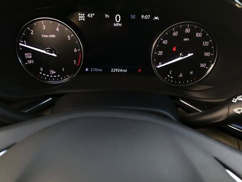 Certified 2023 Buick Envision Essence image 3