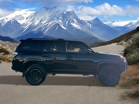 Certified 2022 Toyota 4Runner TRD Off-Road Premium w/ Moonroof Package image 6