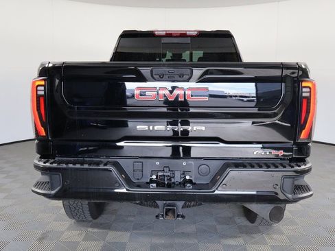 Used 2024 GMC Sierra 2500 AT4 w/ AT4 Premium Plus Package image 5
