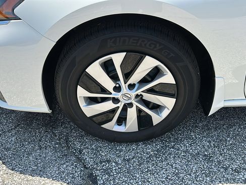 New 2025 Nissan Altima 2.5 S image 8