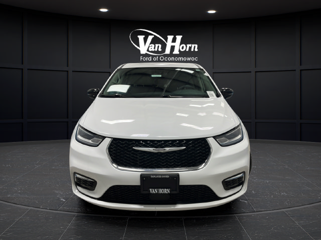 Used 2024 Chrysler Pacifica Limited FWD image 2